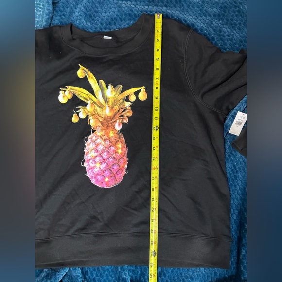 NWT Old Navy Sweatshirt - Picture 6 of 7